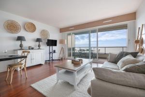 Appartements Magnifique vue mer en bord de plage! : photos des chambres