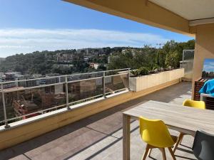 Appartements Superbe appartement vue imprenable sur la mer proche Monaco : photos des chambres