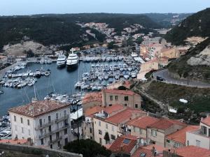 Appartements Apt de charme sur la Marina de Bonifacio : photos des chambres