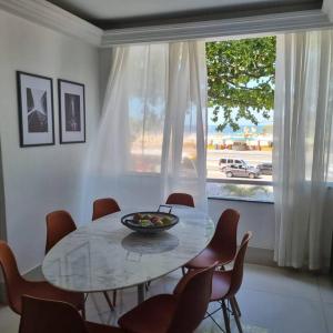 Leme de frente para o mar na Quadra Gourmet da Atlântica