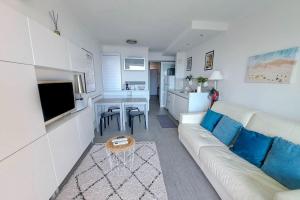 Apartment with AC terrace sea view swimming pool parking -BENAKEY