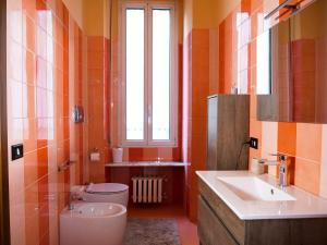 Wonderful downtown apartment-HD NETFLIX, KING-SIZE BED, two minutes walk from metro