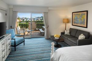 Harbor King Room room in Baron's Cove