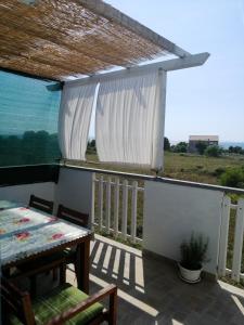 One bedroom appartement at Zaton 200 m away from the beach with furnished garden and wifi