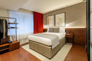 Hotel Indigo London - 1 Leicester Square by IHG