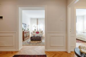 Graziella, LUXURY APARTMENT 2 bedrooms, Terrace and Private Parking downtown Lucca