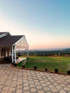 Tinton Hillstay