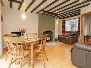 Riverbank View - 埃格顿