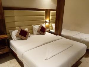 Hotel Adams Inn Near Mumbai Airport
