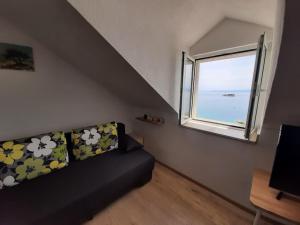 Lucy seafront apartment