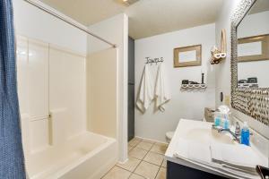 Charming Studio Home 12 Mi to Eureka Springs!