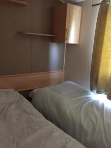 Beside the Seaside, Pakefield Holiday Park, Arbor Lane, Pakefield, Lowestoft NR33 7BE