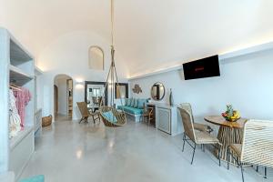 Kaleidoscope Imerovigli Suites