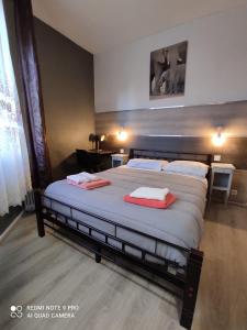 Hotels Hotel Le Bon Moine : photos des chambres