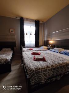 Hotels Le Bon Moine : Chambre Familiale