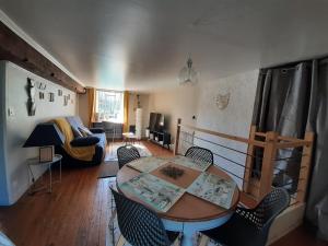 Dans moulin au bord de leau, Appartement chaleureux