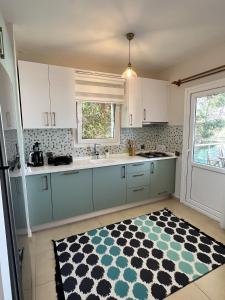 2+1 House in Bodrum center with sea view and big private garden