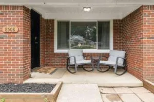 Warm & Comfy 2BR, Huge Backyard, Great Location! - Shelby