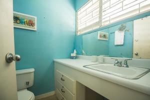 Island Breeze Beach Villa