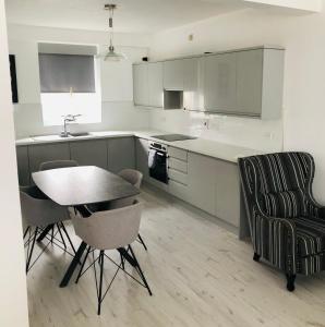 Spacious and Bright Town Centre Apartment