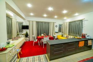 Giorgos’s Luxury Apartment.
