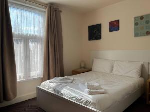 Double Room with Private Bathroom room in City Centre Guest House