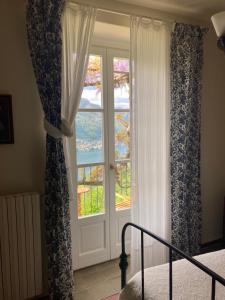 Classic Double Room with Lake view