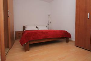Apartments with parking spaces Kastel Kambelovac, Kastela - 20993