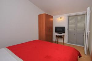 Apartments with parking space Kastel Kambelovac, Kastela - 20993