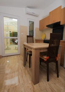 Apartments with parking space Kastel Kambelovac, Kastela - 20993