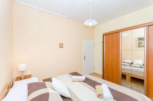 Apartments with parking space Kastel Novi, Kastela - 20997