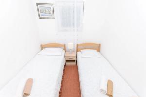 Apartments with parking space Kastel Novi, Kastela - 20997