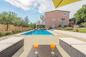 Family friendly apartments with a swimming pool Stara Vas, Pag - 21031