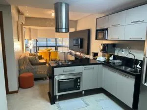 Excelente localização na Barra -Climatizado-Garagem - Avenida