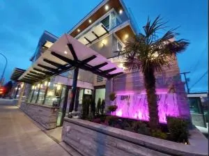 Beautiful Bright 3 Bed Townhouse - Burnaby