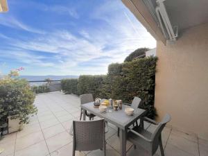 Appartement calme avec piscine et parking, proche plage, pour 4 personnes au Rayol-Canadel - FR-1-226B-141