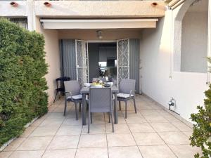Appartement calme avec piscine et parking, proche plage, pour 4 personnes au Rayol-Canadel - FR-1-226B-141