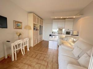 Appartements Appartement Rayol-Canadel-sur-Mer, 2 pieces, 4 personnes - FR-1-226B-141 : photos des chambres