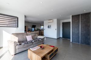 Villas Afa, proche d Ajaccio, Magnifique Villa 4 pers avec Piscine privee et vue montagne : photos des chambres