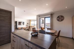 Villas Afa, proche d Ajaccio, Magnifique Villa 4 pers avec Piscine privee et vue montagne : photos des chambres