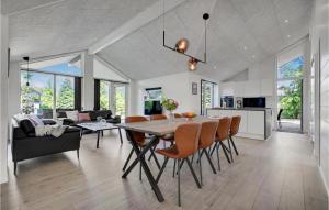 Lovely Home In Glesborg With Sauna