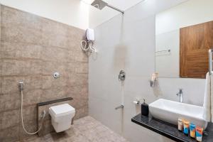 StayVistas Vinho Sunsets - Farm-View Villa Near Sula with Pool & Terrace