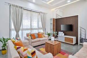 StayVistas Vinho Sunsets - Farm-View Villa Near Sula with Pool & Terrace