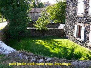 Maisons de vacances Maison de 2 chambres avec jardin clos et wifi a Arlempdes : photos des chambres