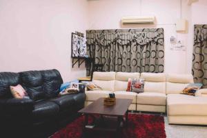 # J Homestay [15PAX -4ROOM-TOWN AREA]