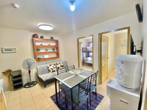 2BR within the heart of the City with WIFI and Netflix