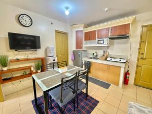 2BR within the heart of the City with WIFI and Netflix