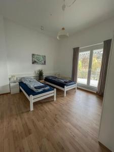 Modernes Apartment mit Balkon, Parkplatz und Smart Tv bis zu 10 Personen