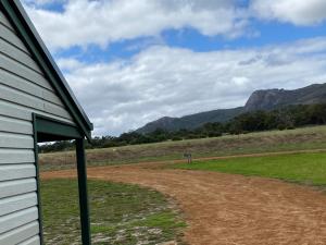 Manyat Peak cottages Carnaby