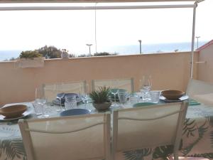 Esperienza Luxury fronte mare con piscina